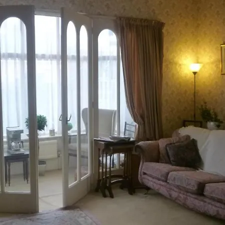 Guest house Holly York